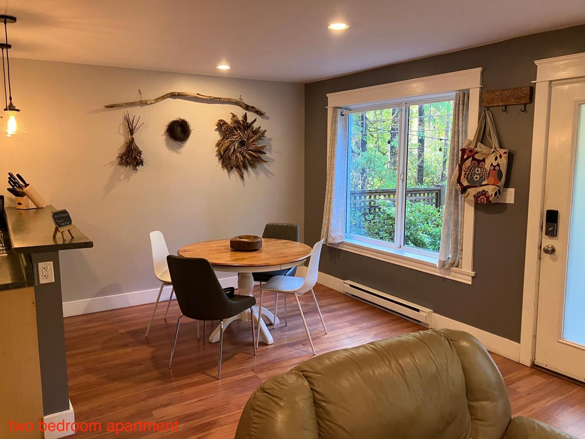 Appartamento Sienna'S Tree House Tofino Esterno foto